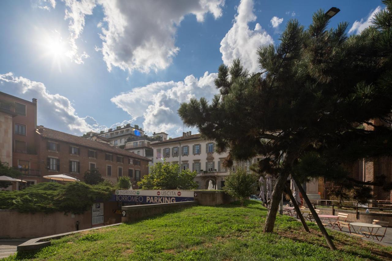 Brera Charming Apartments R&R Milan Bagian luar foto