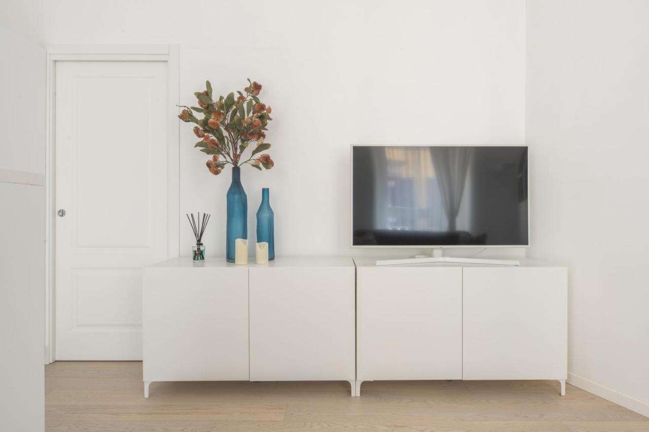 Brera Charming Apartments R&R Milan Bagian luar foto