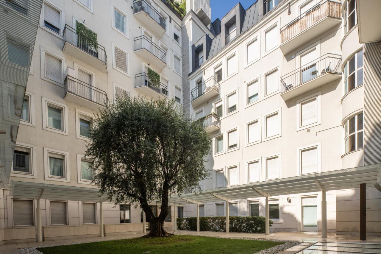 Brera Charming Apartments R&R Milan Bagian luar foto