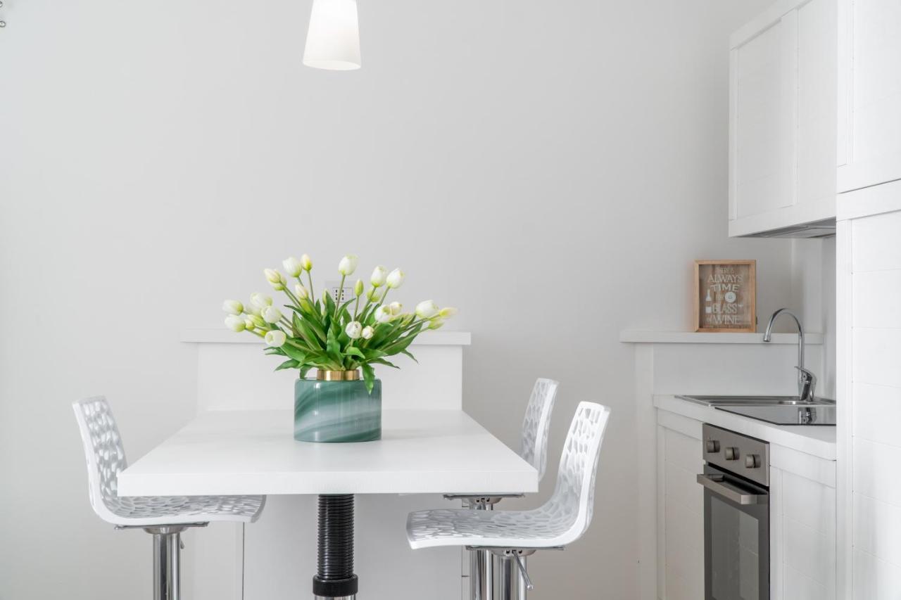 Brera Charming Apartments R&R Milan Bagian luar foto