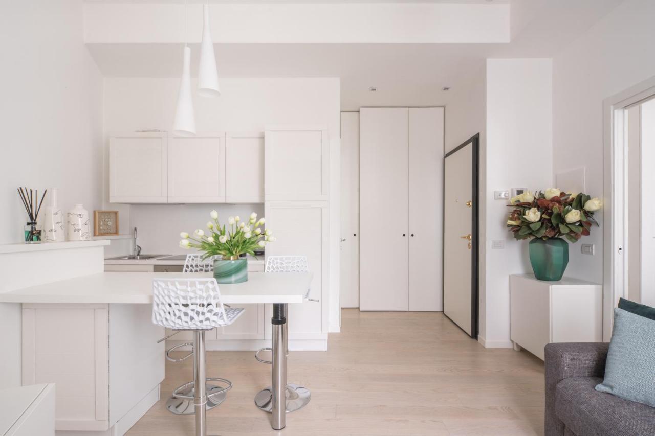 Brera Charming Apartments R&R Milan Bagian luar foto