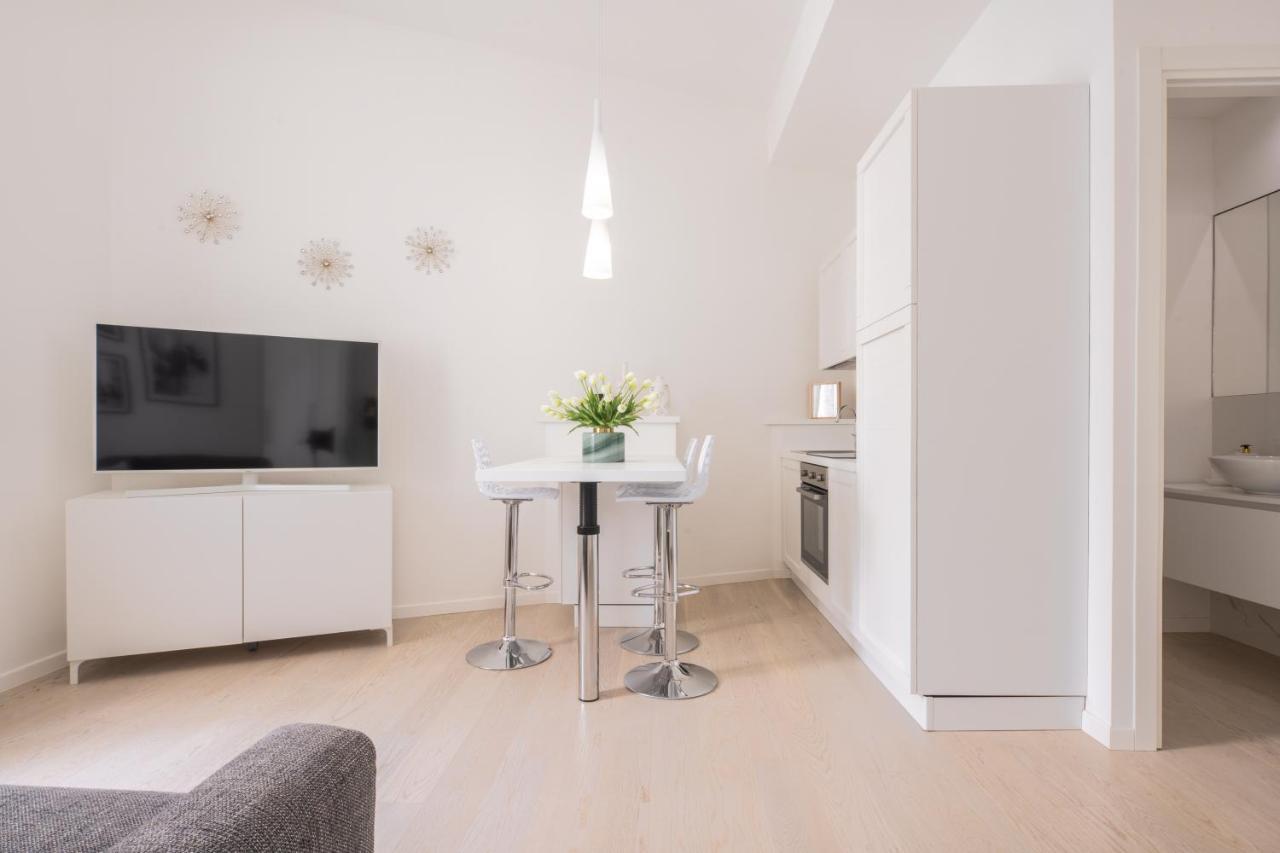 Brera Charming Apartments R&R Milan Bagian luar foto