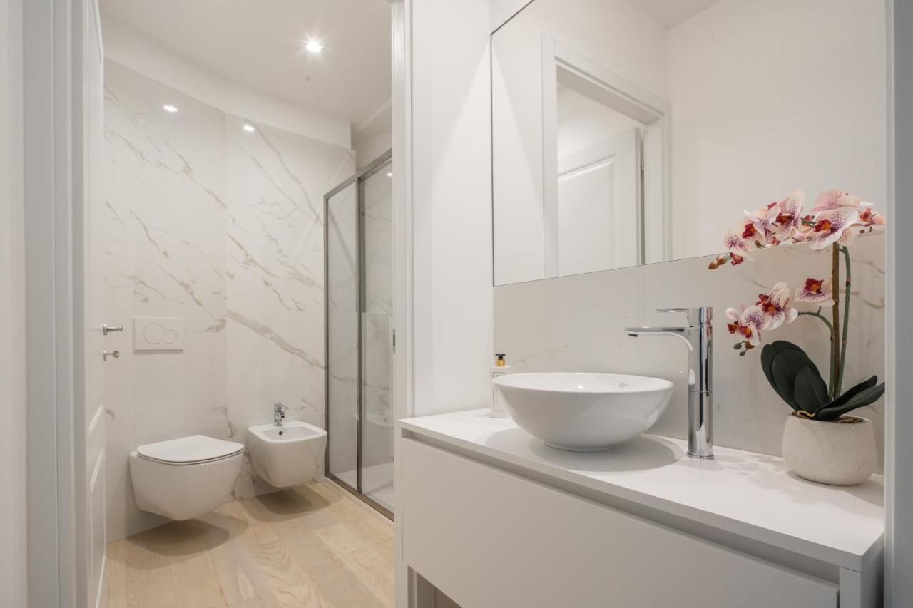 Brera Charming Apartments R&R Milan Bagian luar foto